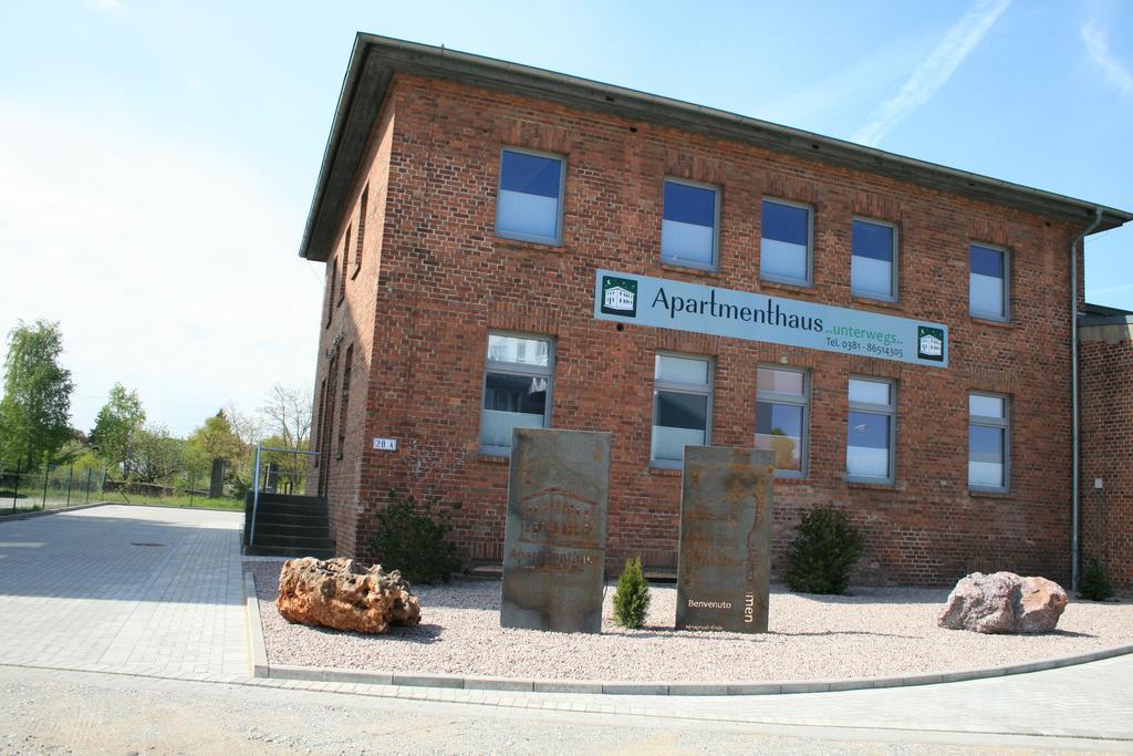 Apartmenthaus Unterwegs Rostock Extérieur photo